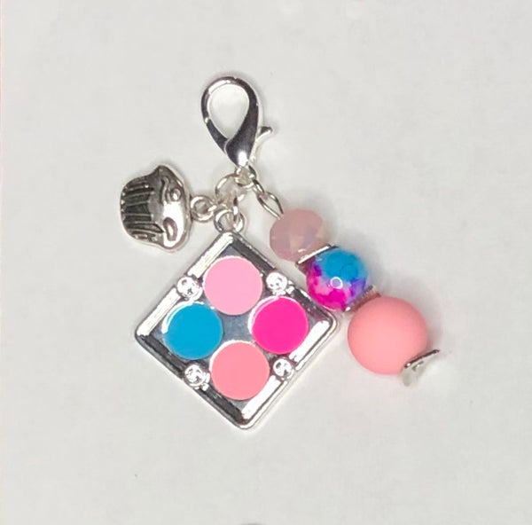 Quad-Color Mini-Keychain with Cupcake Charm 1